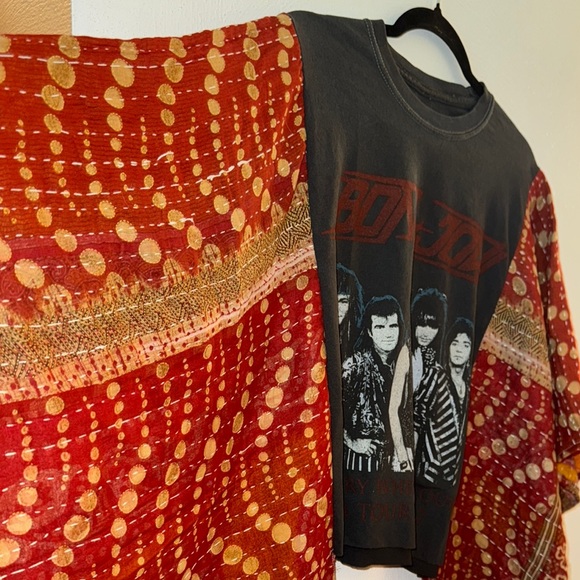 Vintage Bon Jovi Band Graphic Top with Red Patterned Kantha Sleeves - Picture 3 of 4